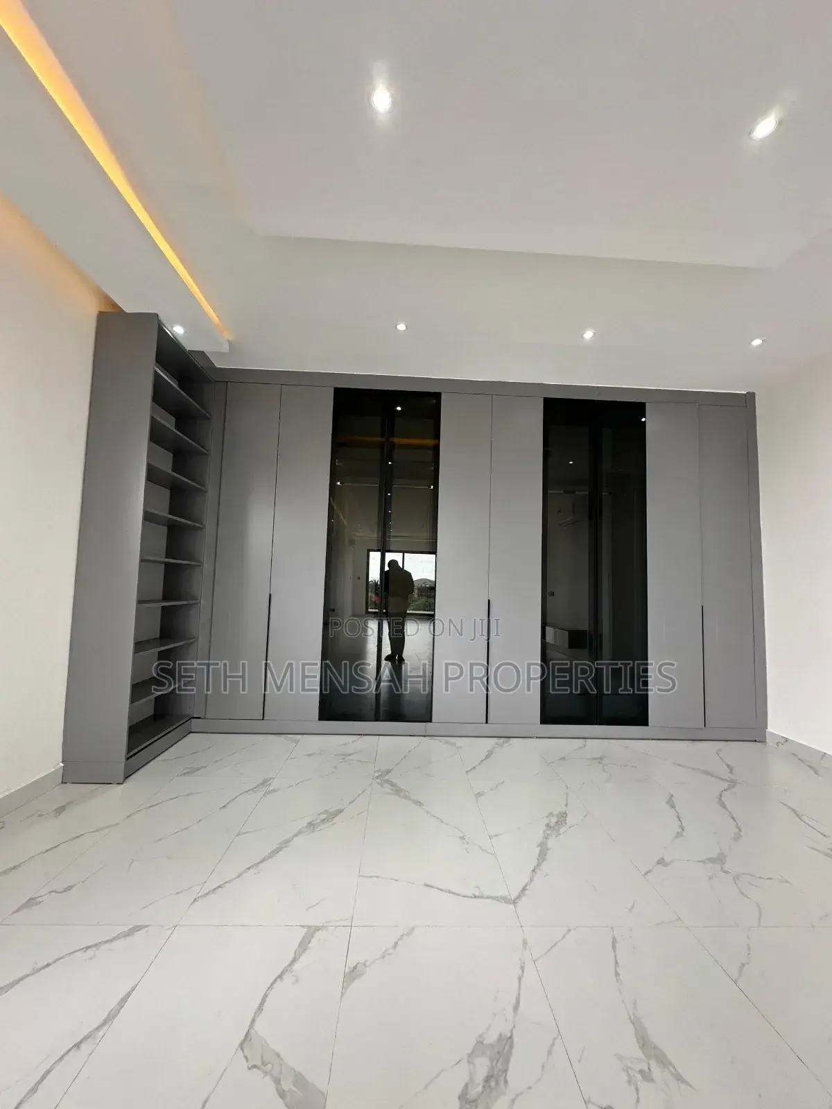 4bdrm House in Ashaley Botwe for sale