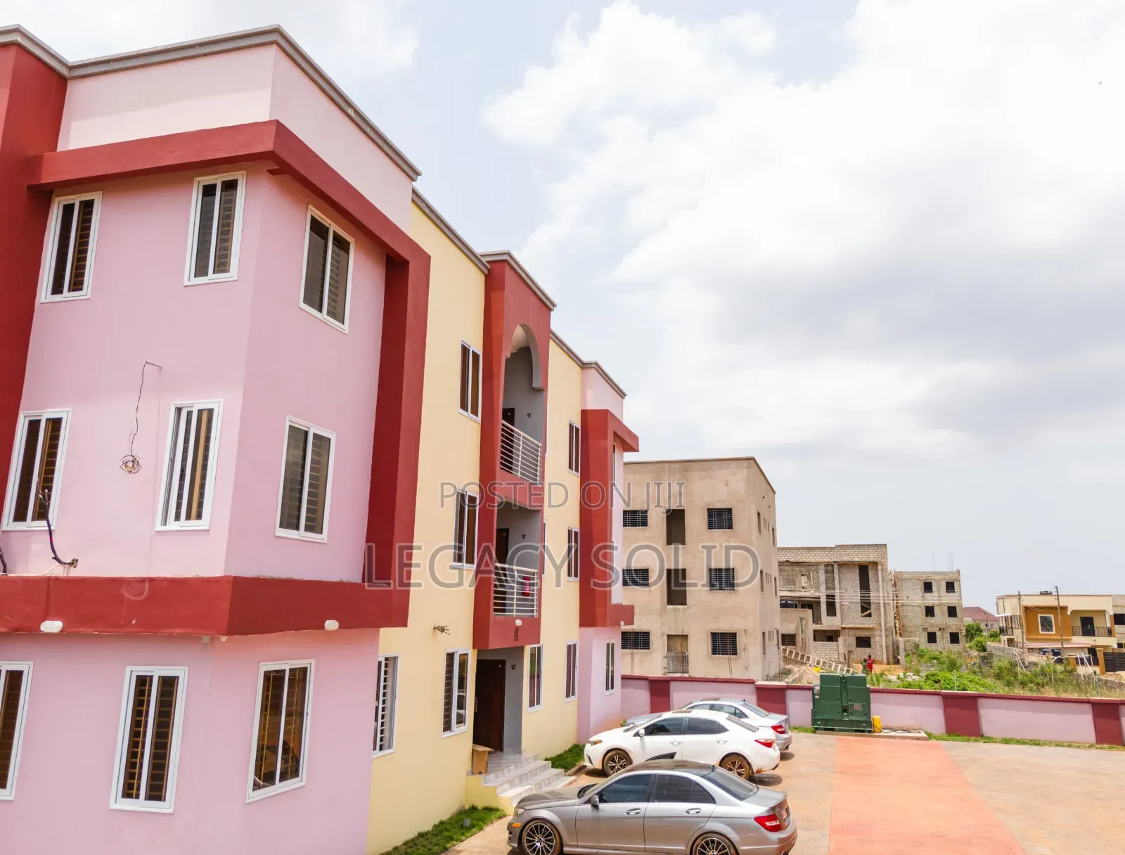 2bdrm Apartment in 𝙻𝚎𝚐𝚊𝚌𝚢 𝚜𝚘𝚕𝚒𝚍 𝚛𝚎𝚊𝚕, Lake Side Estate for rent