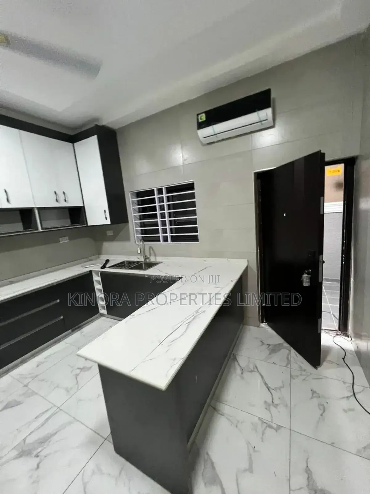 4bdrm Townhouse/Terrace in Mile 7 Park for sale