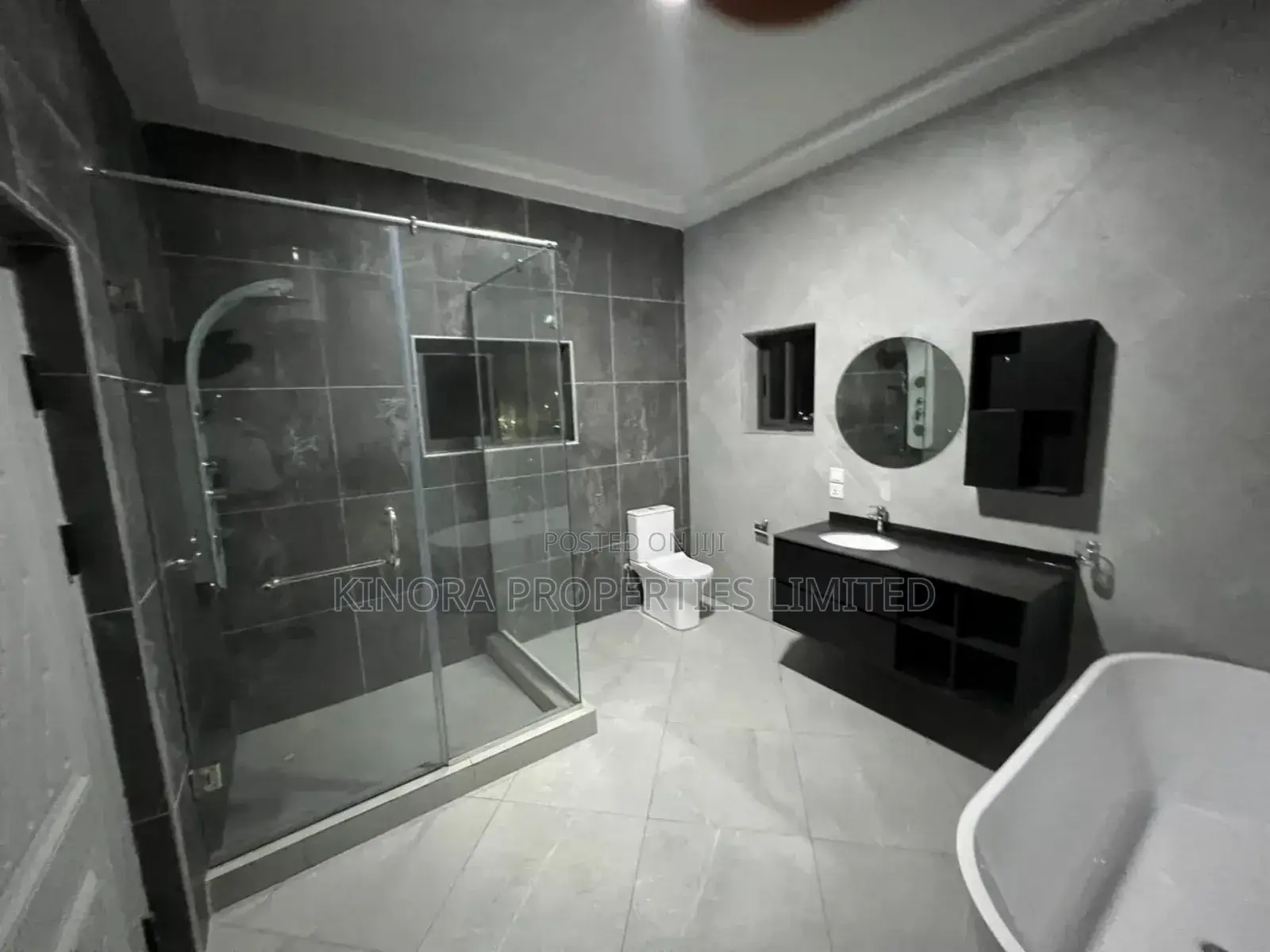 4bdrm Townhouse/Terrace in Mile 7 Park for sale