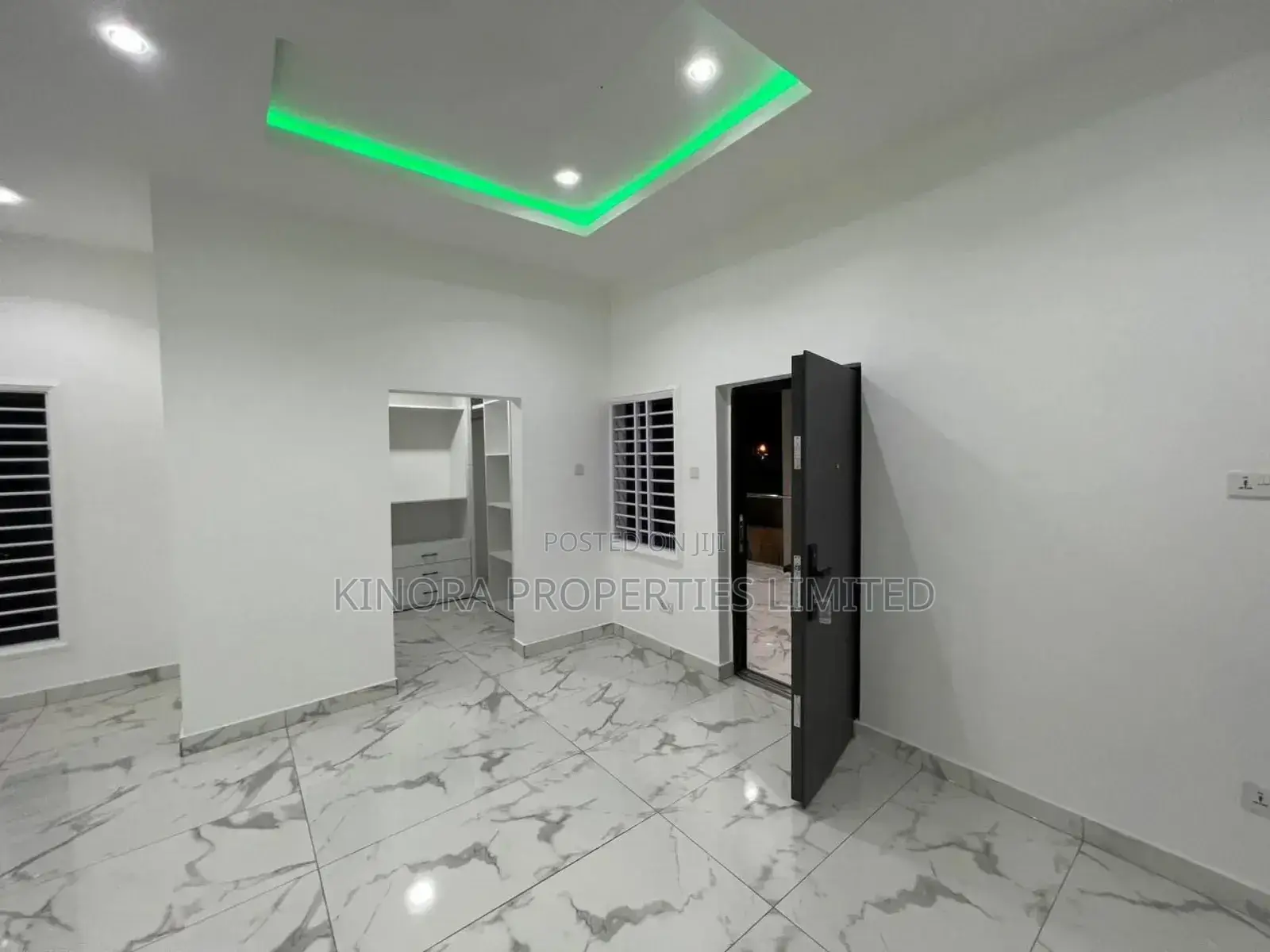4bdrm Townhouse/Terrace in Mile 7 Park for sale