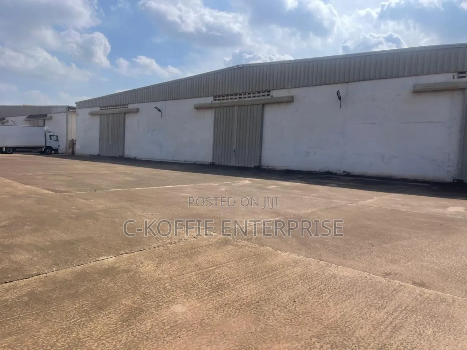 3,500 SQM at Tema 4 Rent