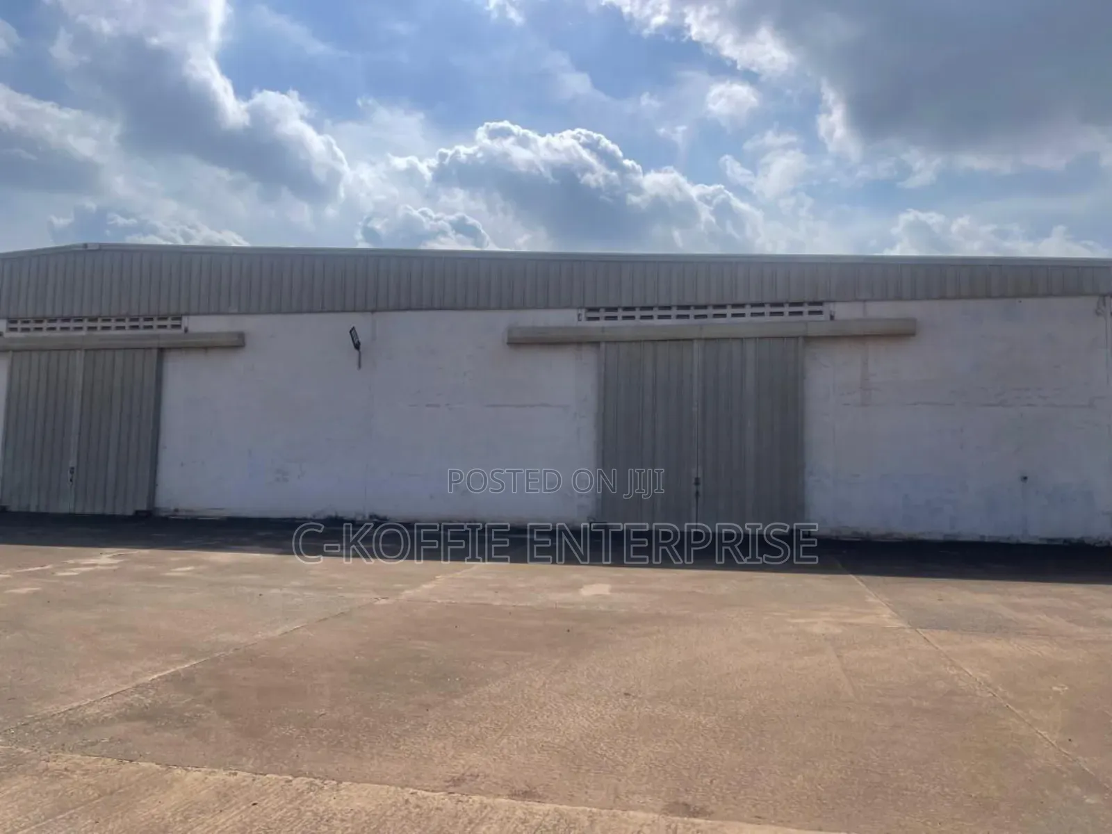 3,500 SQM at Tema 4 Rent