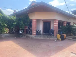 150sqm + 4bedrooms Self Compound at Tema Com 25 4 Rent