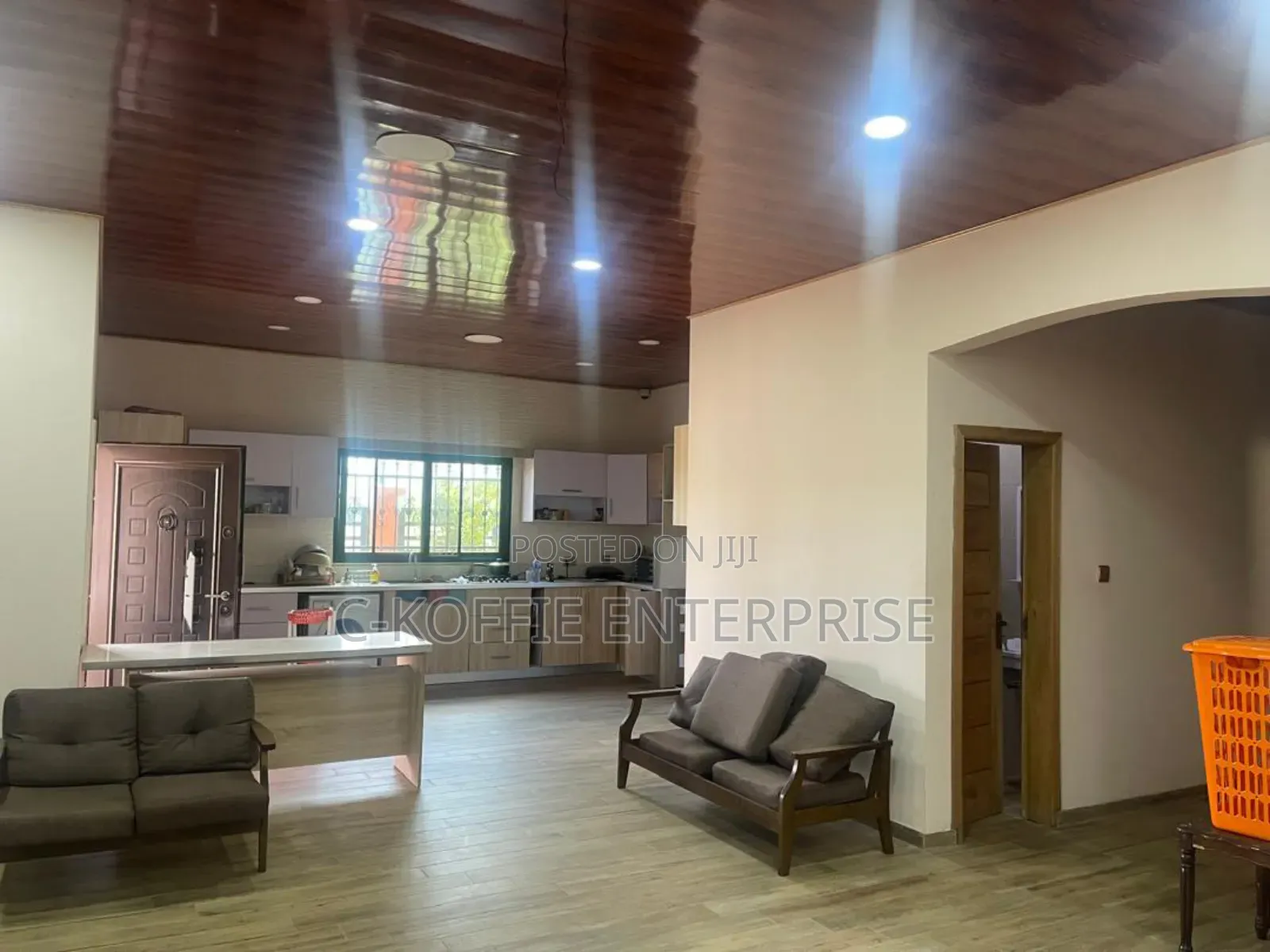 150sqm + 4bedrooms Self Compound at Tema Com 25 4 Rent