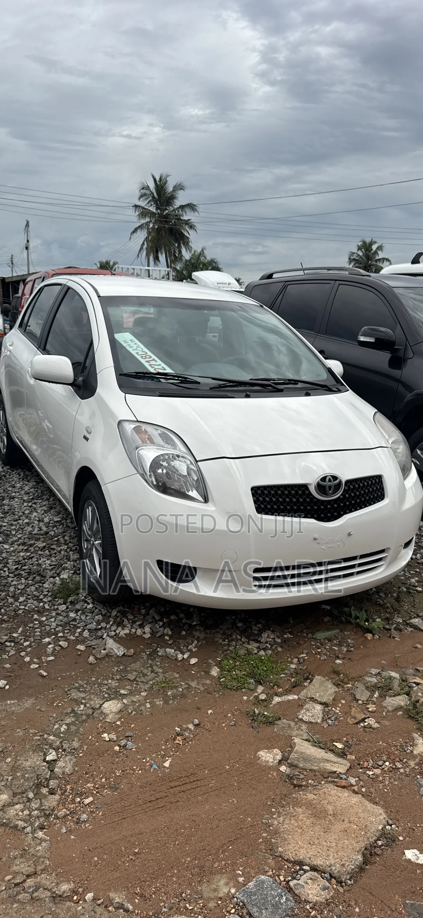 Toyota Yaris Base Hatchback 3dr 2011 White