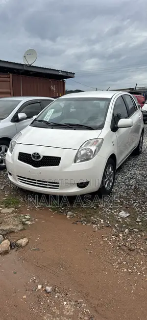 Toyota Yaris Base Hatchback 3dr 2011 White