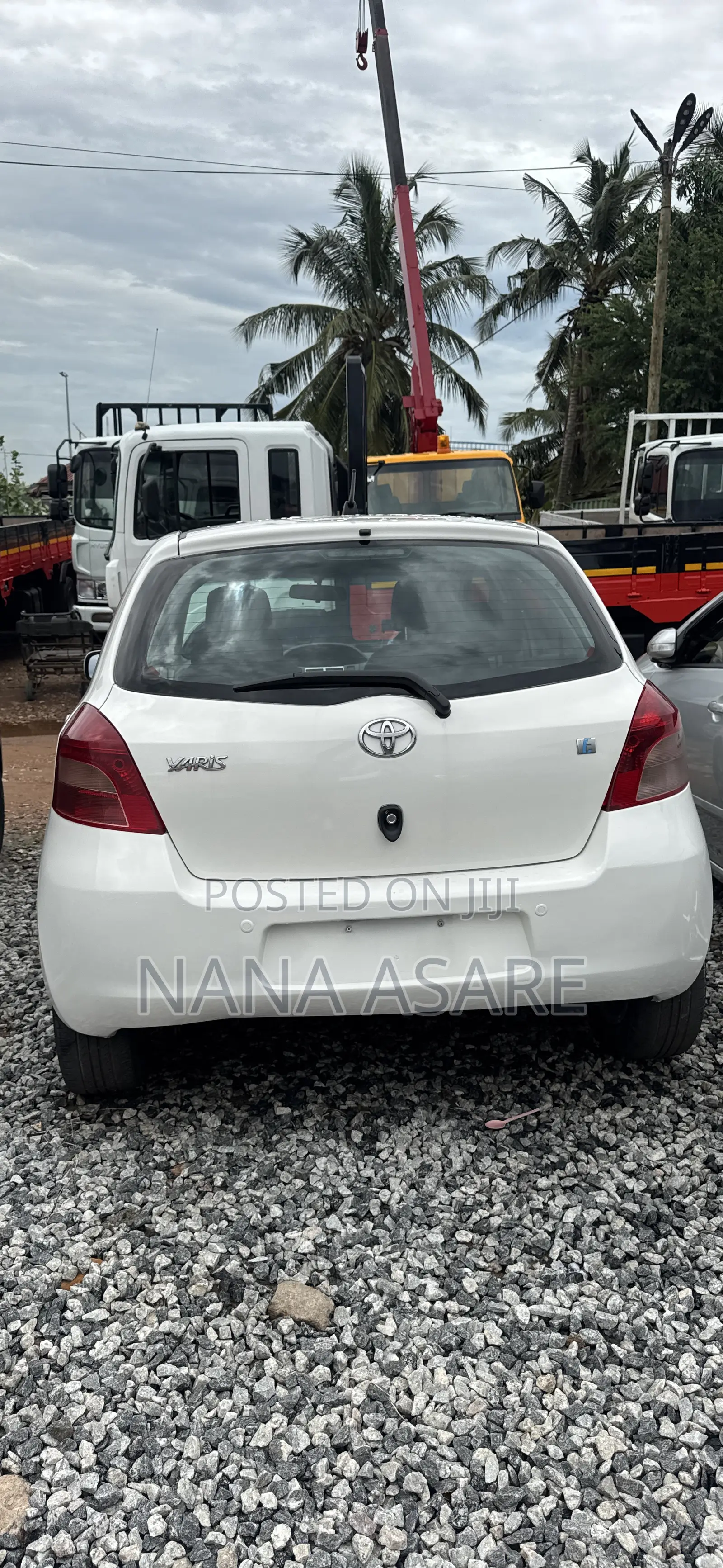 Toyota Yaris Base Hatchback 3dr 2011 White