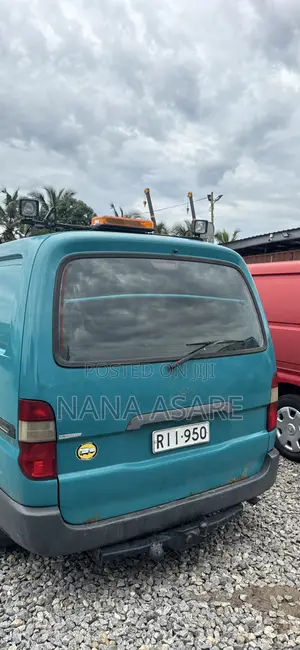 Toyota HiAce 2004