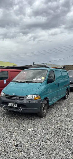 Toyota HiAce 2004