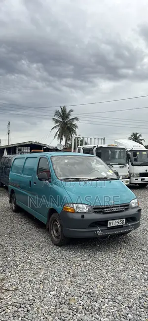 Toyota HiAce 2004