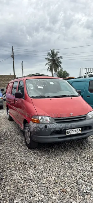 Toyota HiAce 2007 Red