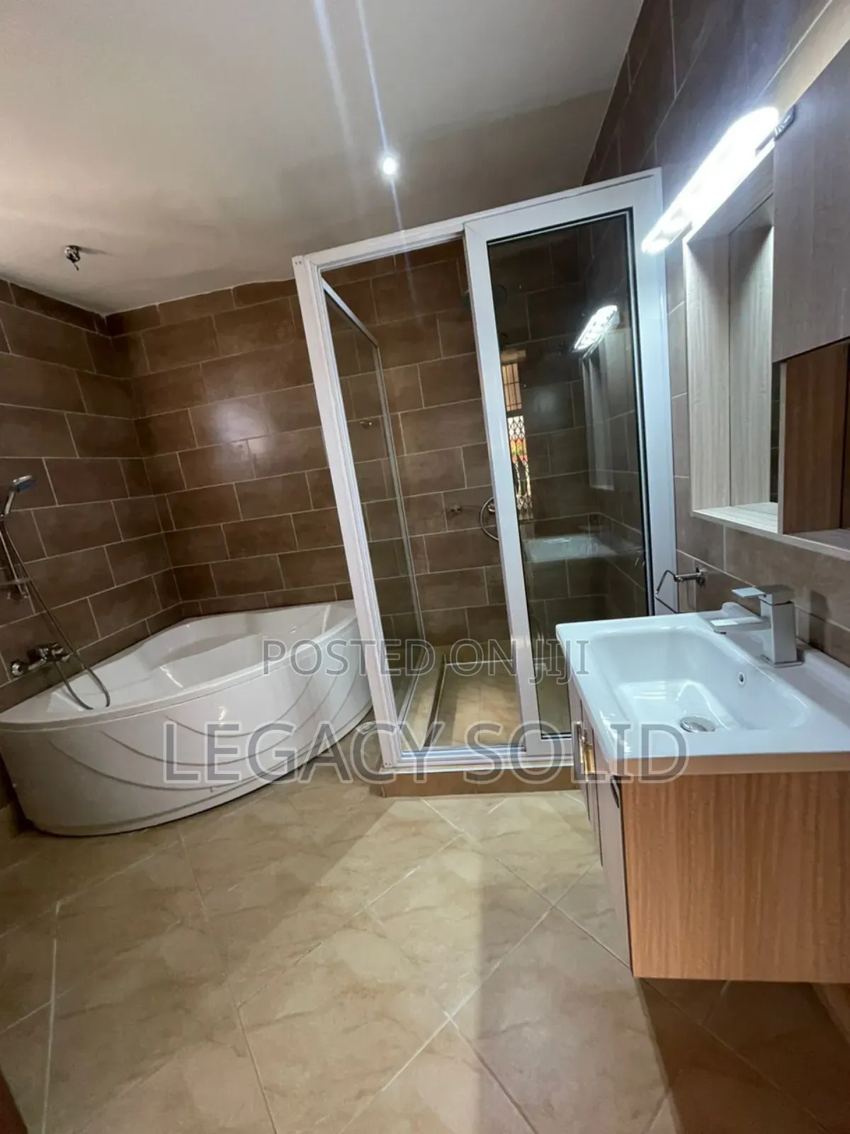Mini Flat in 𝙻𝚎𝚐𝚊𝚌𝚢 𝚜𝚘𝚕𝚒𝚍 𝚛𝚎𝚊𝚕, Spintex for rent