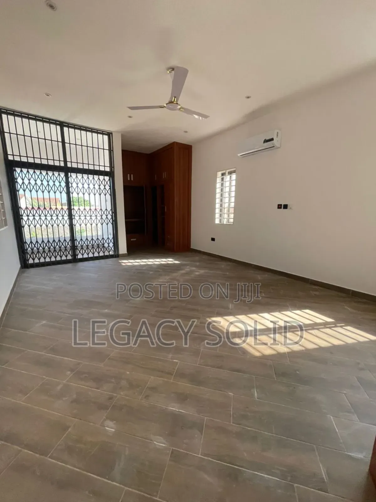 Mini Flat in 𝙻𝚎𝚐𝚊𝚌𝚢 𝚜𝚘𝚕𝚒𝚍 𝚛𝚎𝚊𝚕, Spintex for rent