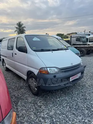 Toyota HiAce 2009 White