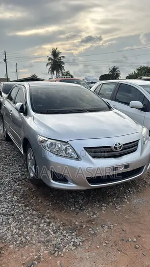 Toyota Corolla LE 4dr Sedan (1.8L 4cyl 4A) 2010 Silver