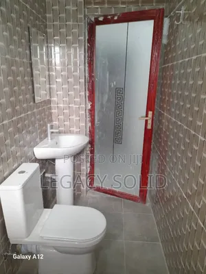 1bdrm Apartment in 𝙻𝚎𝚐𝚊𝚌𝚢 𝚜𝚘𝚕𝚒𝚍 𝚛𝚎𝚊𝚕, Teshie for rent