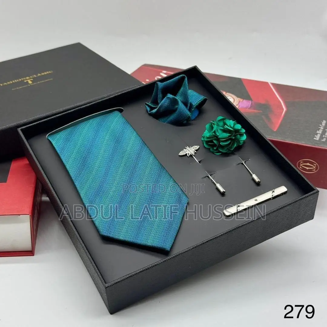 Elegant Paisley Accessory Set