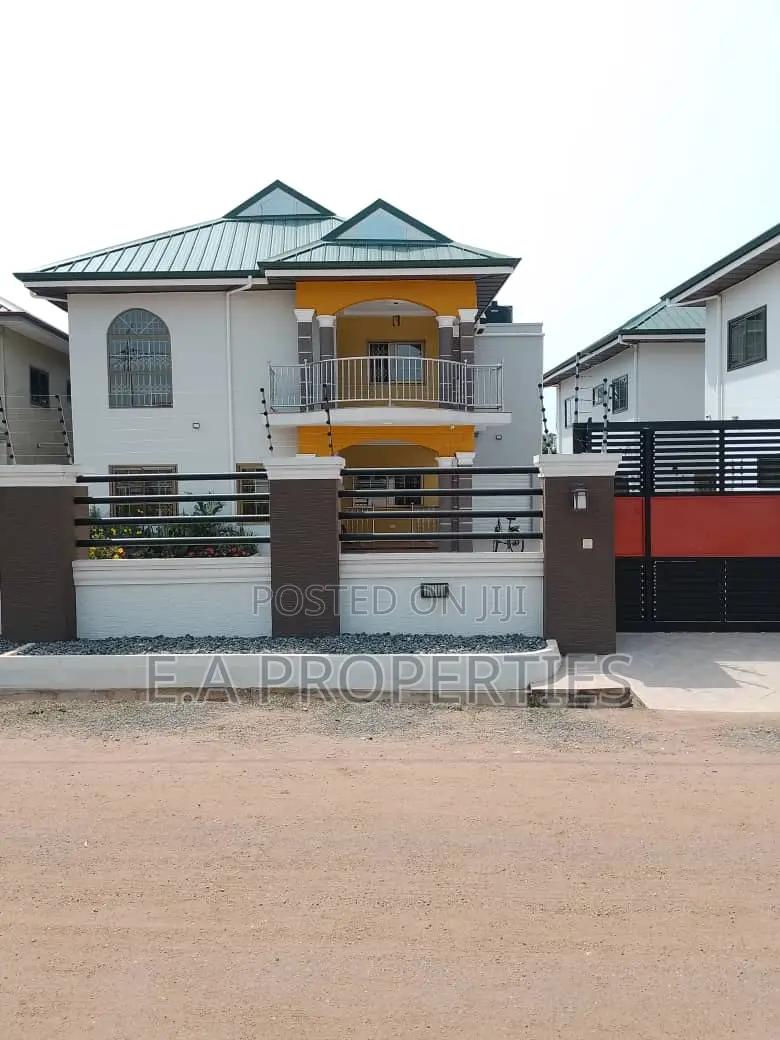 5bdrm House in E A Properties, Frafraha for sale