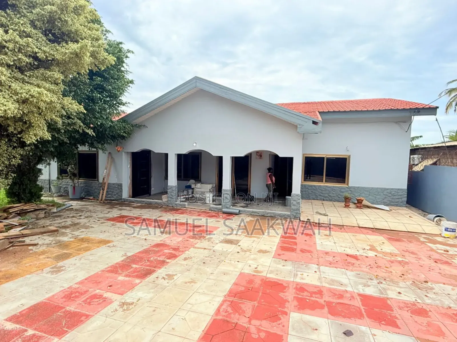 3bdrm Block of Flats in Awoshei Onyinase, Mangoase for rent
