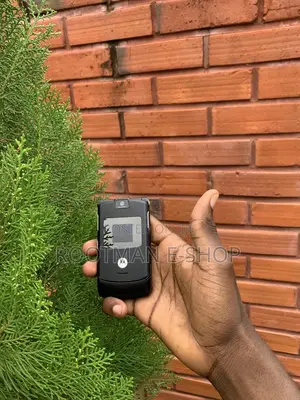 New Motorola RAZR V3 Black