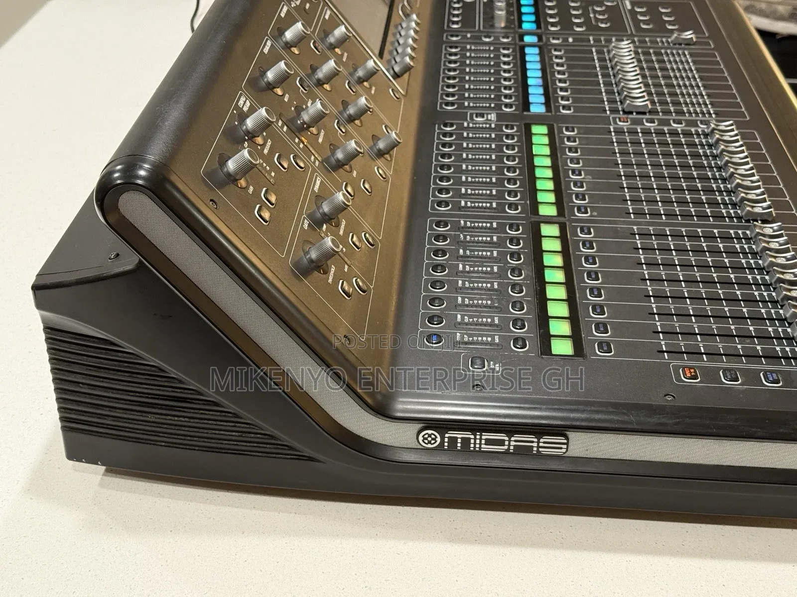 Midas M32 Digital Console for Live and Studio