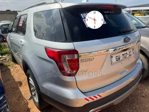 Ford Explorer XLT 4dr SUV AWD (3.5L 6cyl 6A) 2016 Silver
