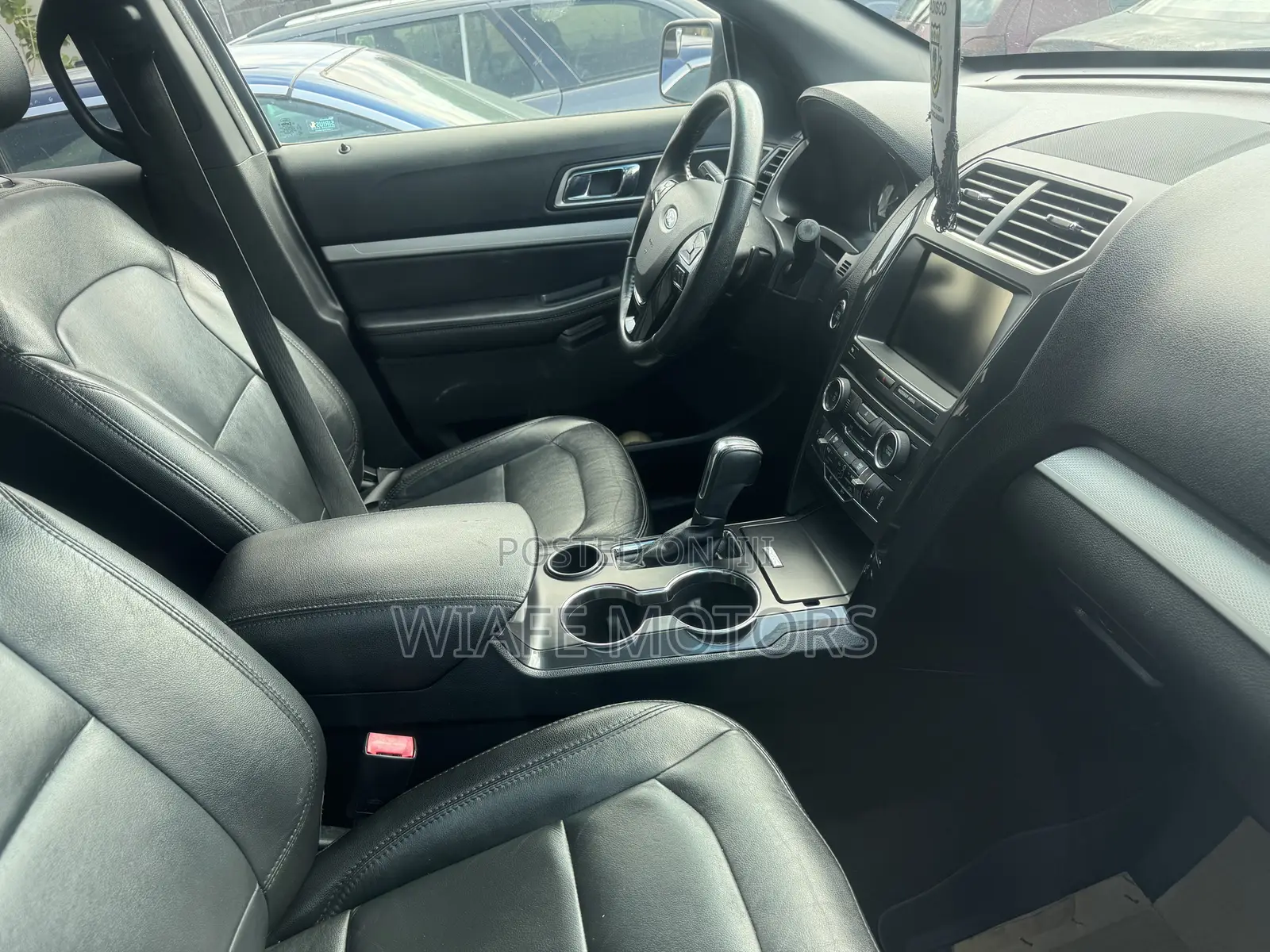 Ford Explorer XLT 4dr SUV AWD (3.5L 6cyl 6A) 2016 Silver