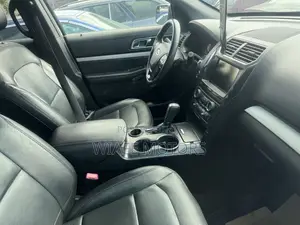Ford Explorer XLT 4dr SUV AWD (3.5L 6cyl 6A) 2016 Silver