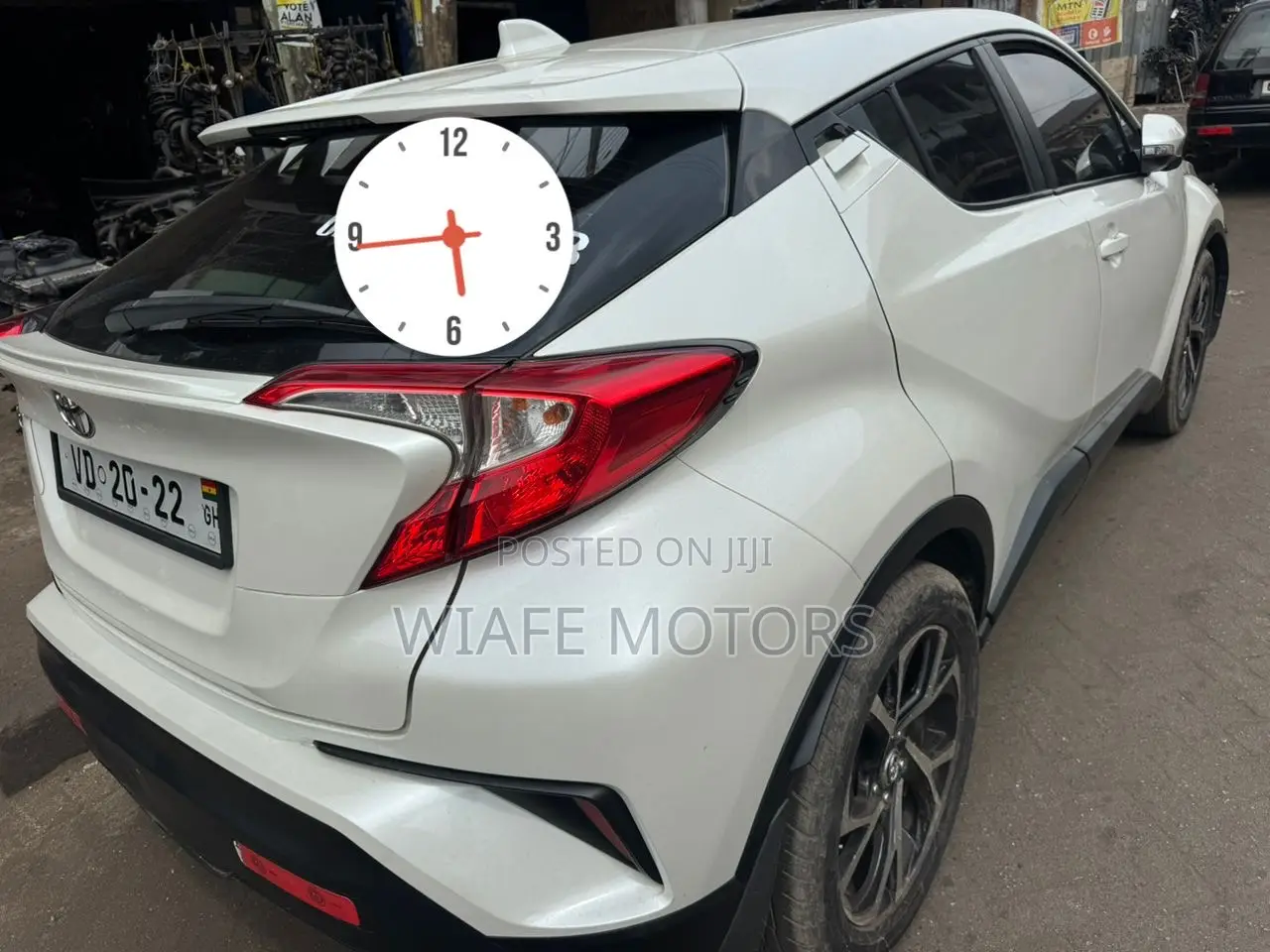 Toyota C-HR XLE FWD 2019 White