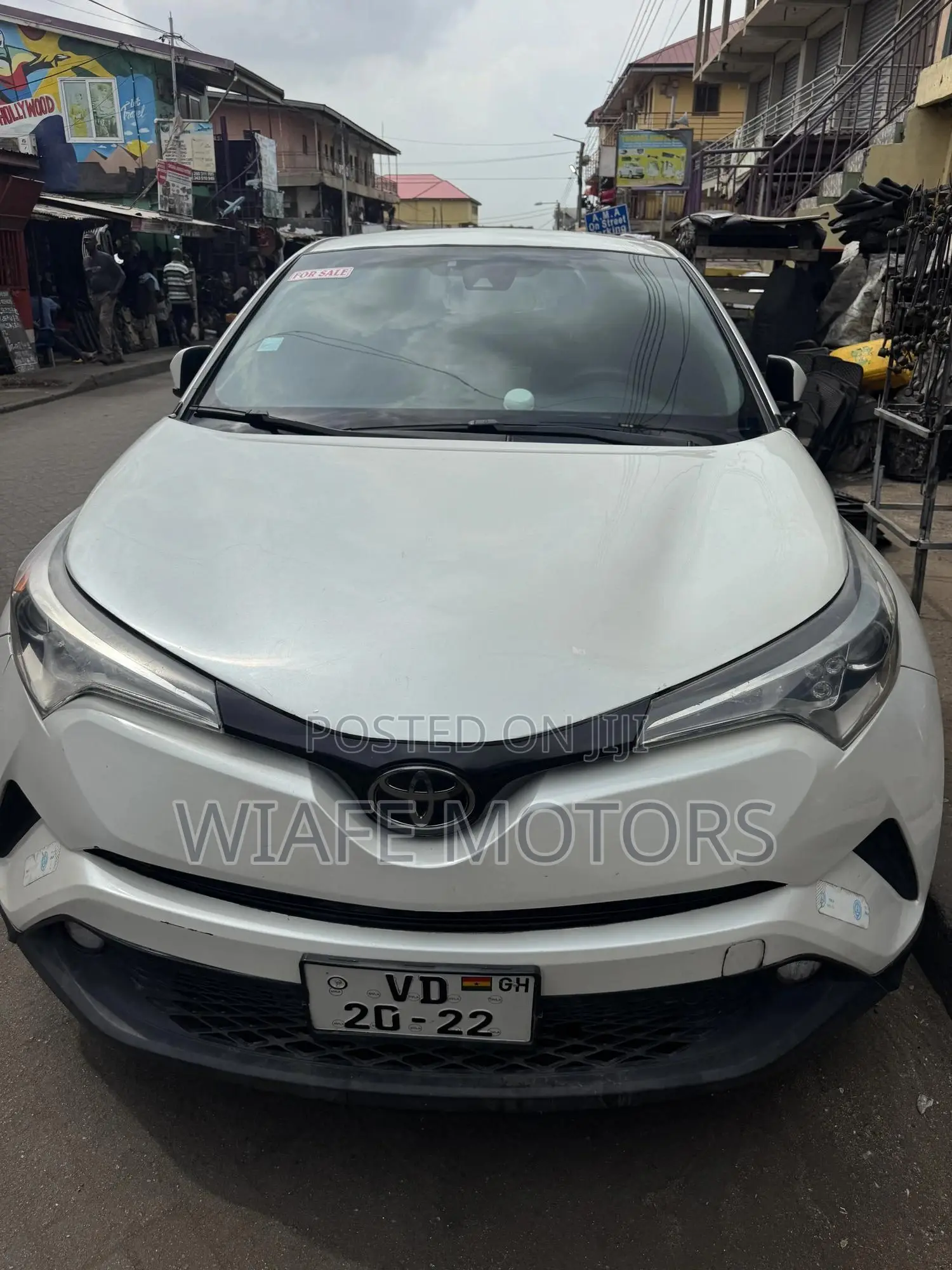 Toyota C-HR XLE FWD 2019 White