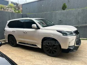 Photo - Lexus LX 570 AWD 2020 White