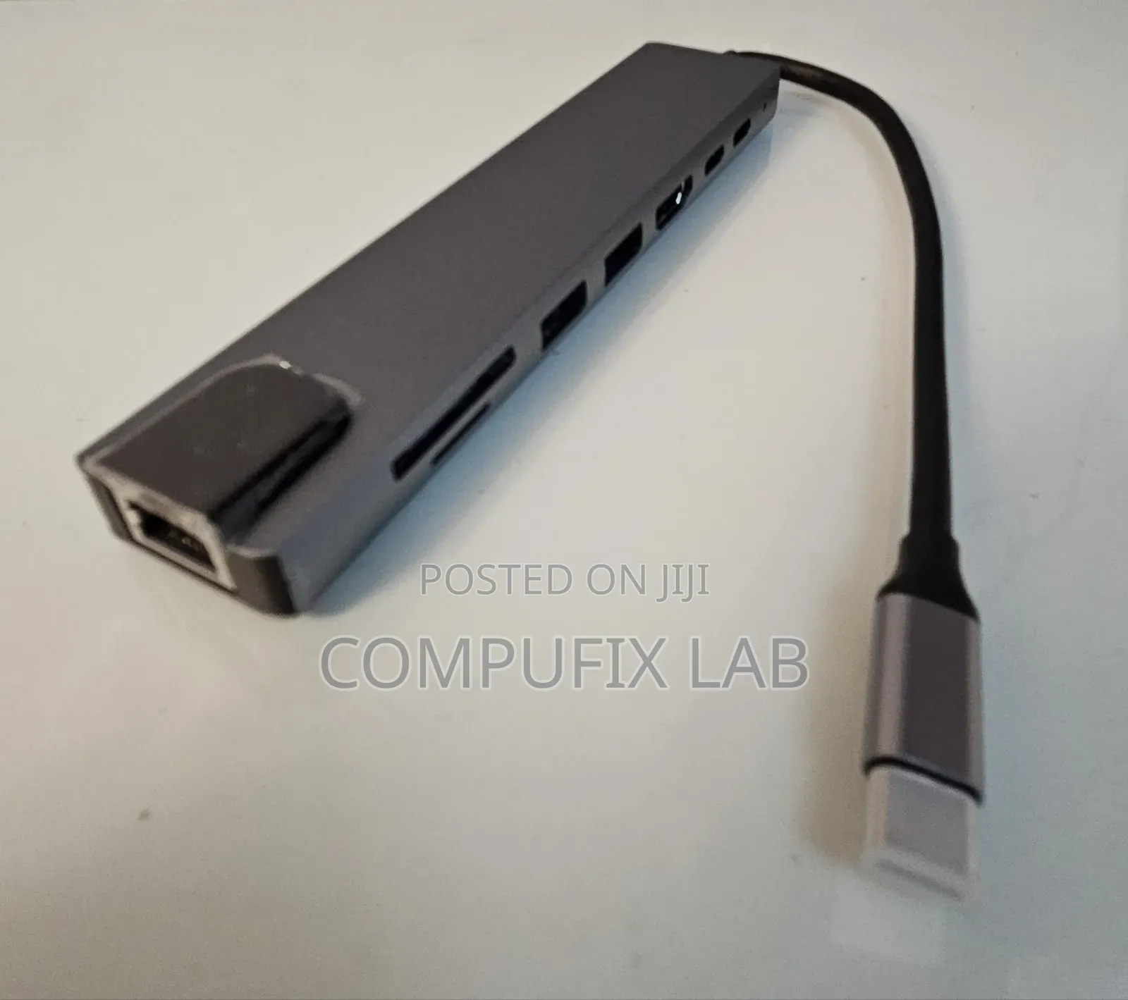8 in 1 Usb C Hub for Macbooks and Windows Laptop