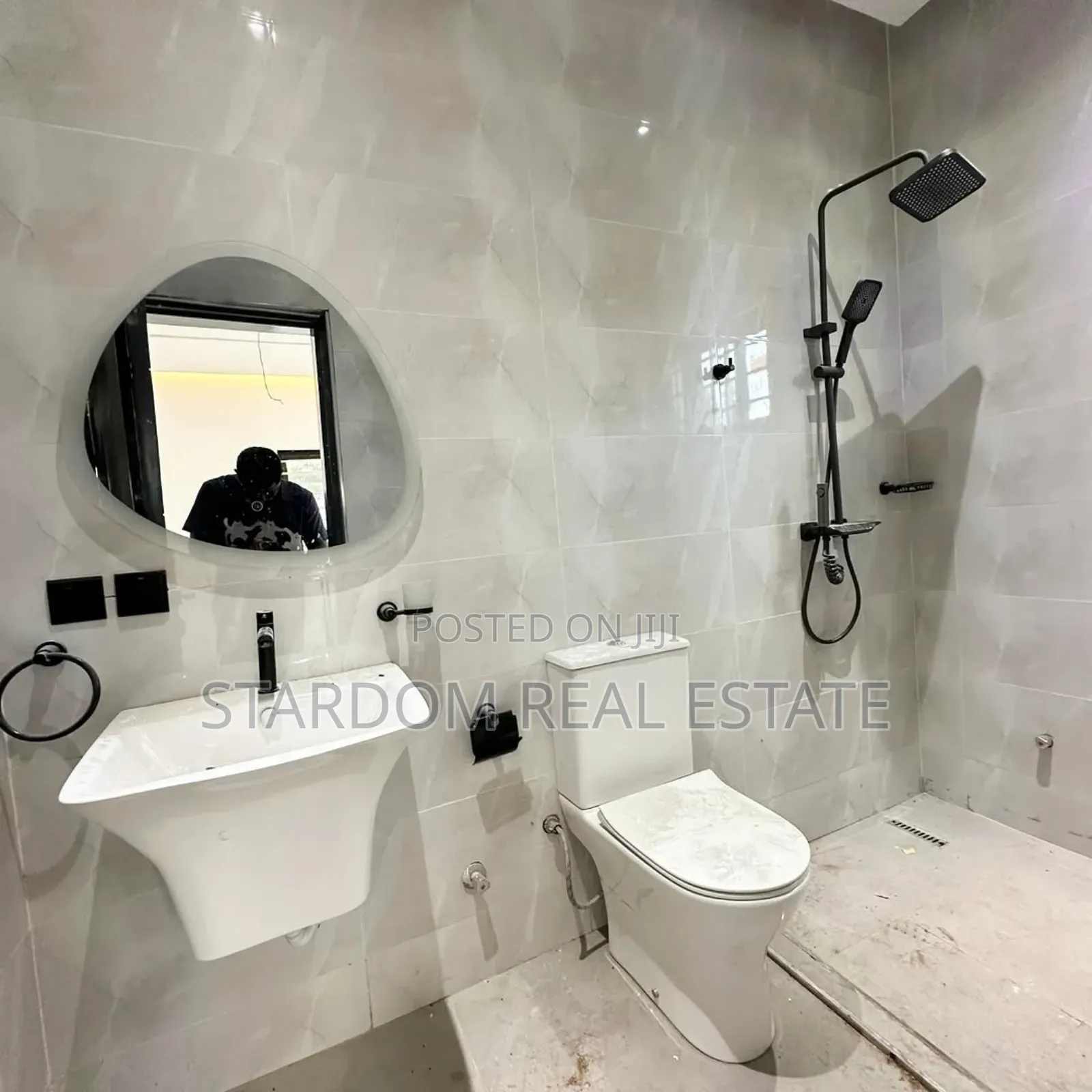 3bdrm Duplex in East Legon Hills for sale
