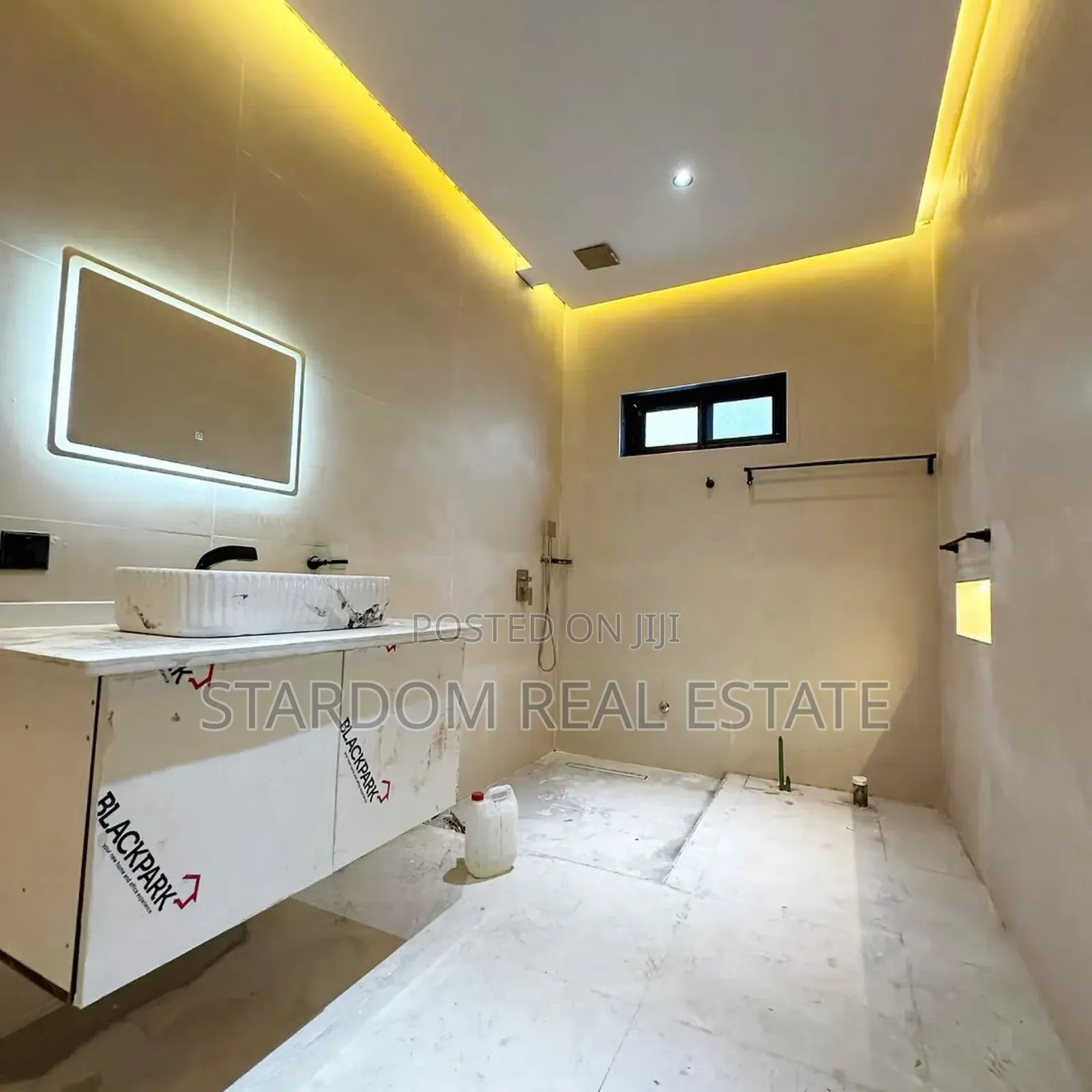 3bdrm Duplex in East Legon Hills for sale