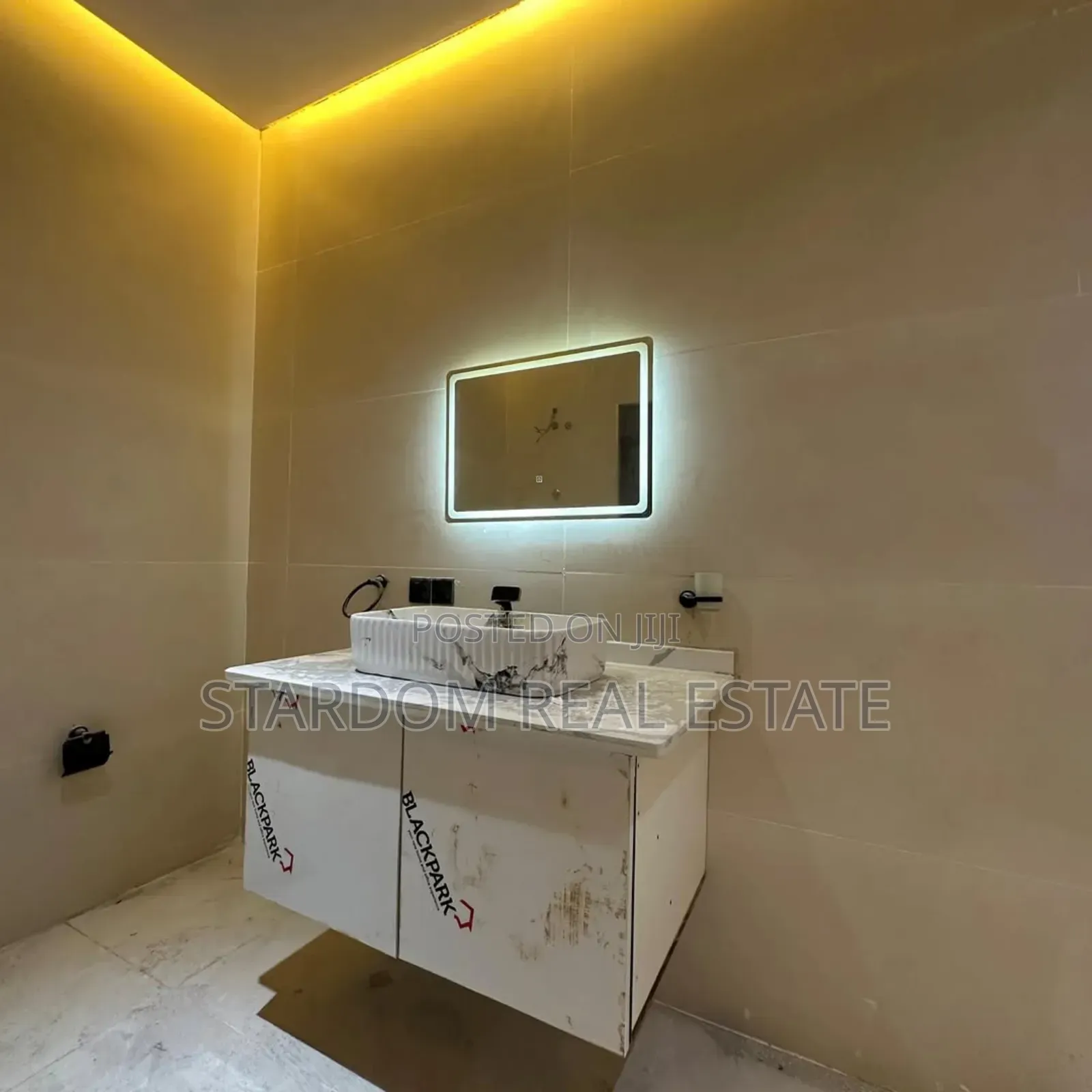 3bdrm Duplex in East Legon Hills for sale