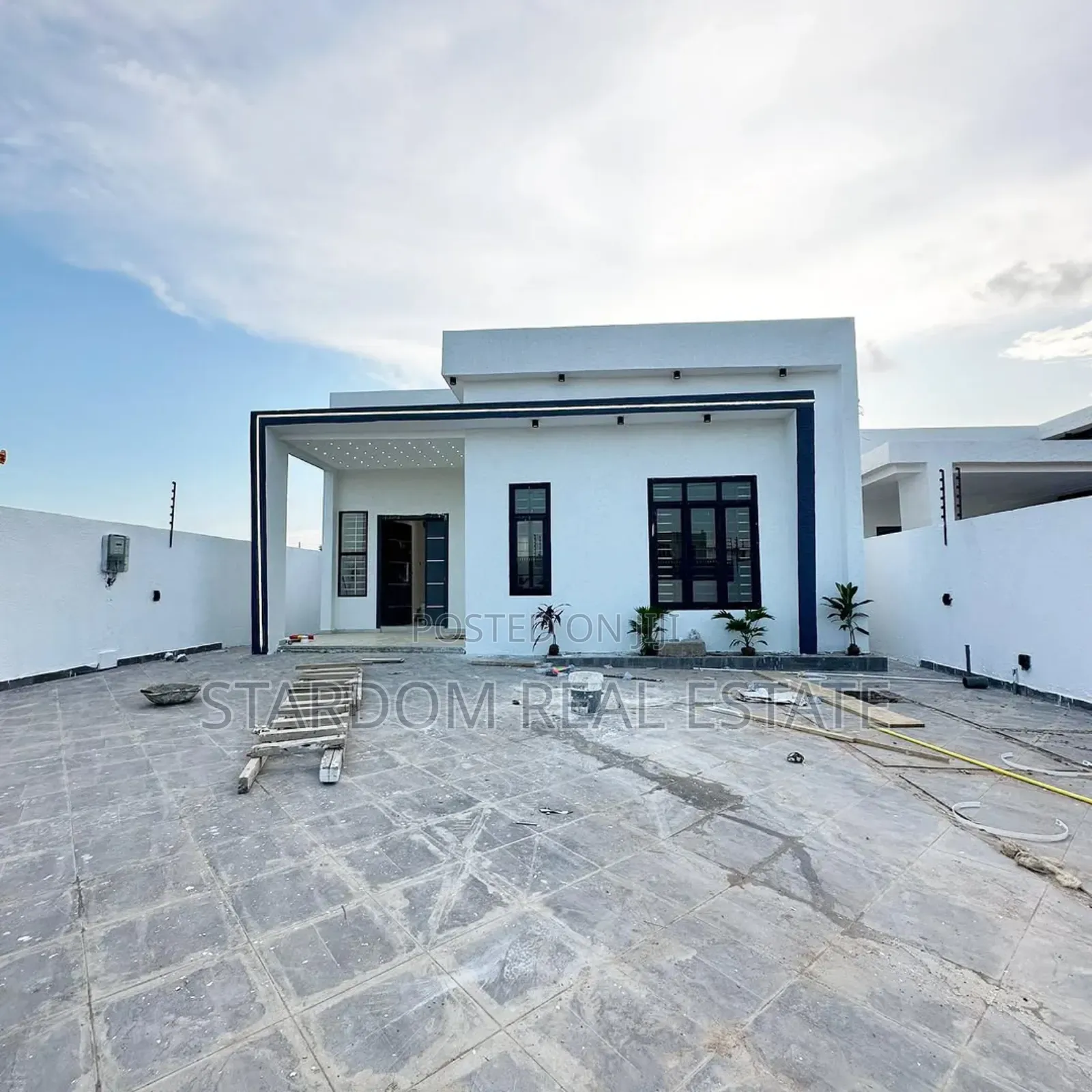 3bdrm Duplex in East Legon Hills for sale