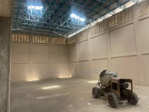 800 SQM Warehouse at Spintex
