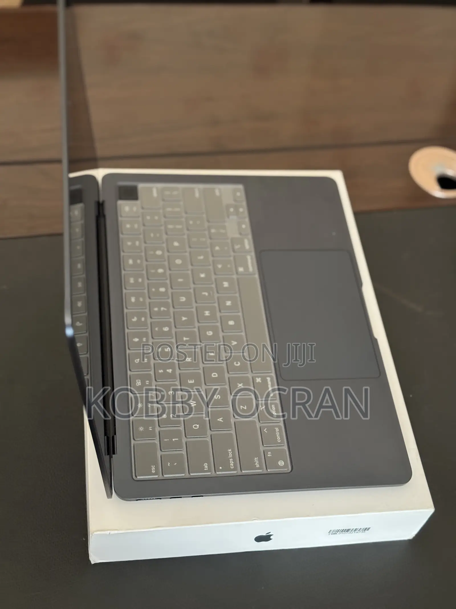 Laptop Apple MacBook Air 2022 M2 8GB Apple M2 SSD 256GB
