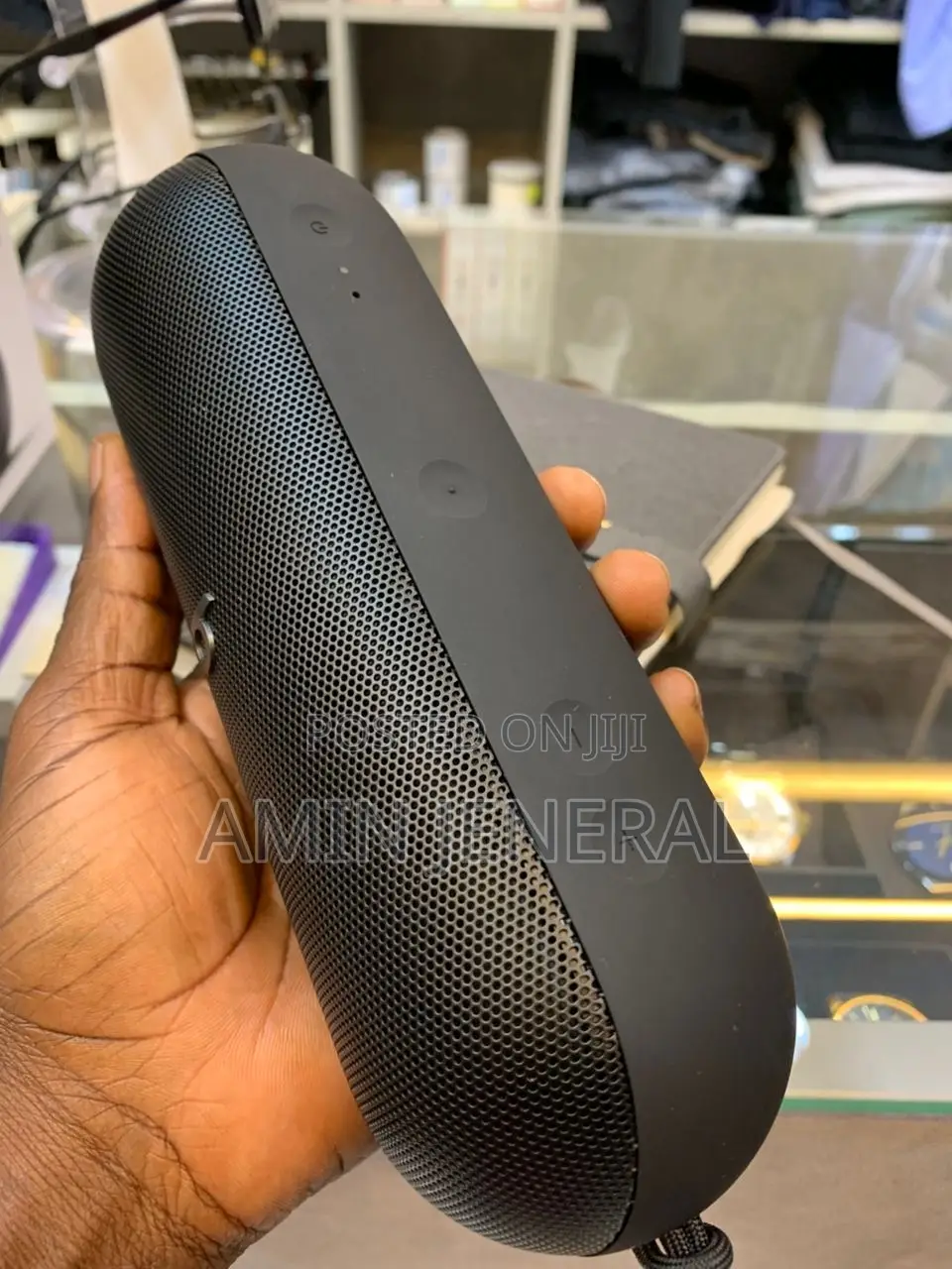 Beats Pill