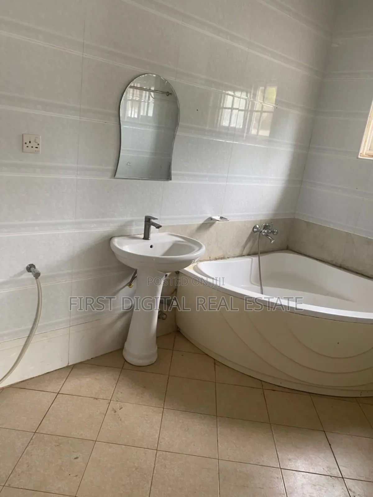3 Bedroom Self Compound at Broadcasting for Rent