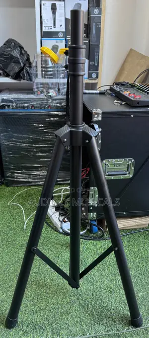 Speaker Stand With Reversible Shaft