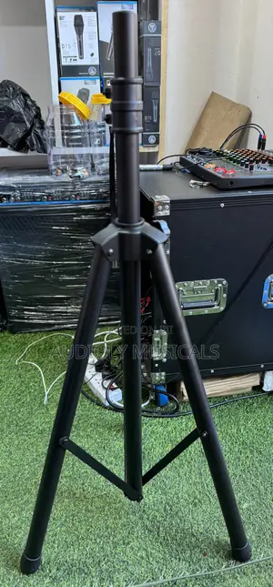 Speaker Stand With Reversible Shaft