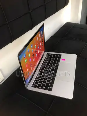 Laptop Apple MacBook Pro 2017 8GB Intel Core i5 SSD 256GB