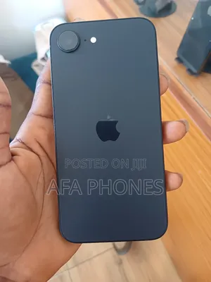 Photo - Apple iPhone 16e 128 GB Black