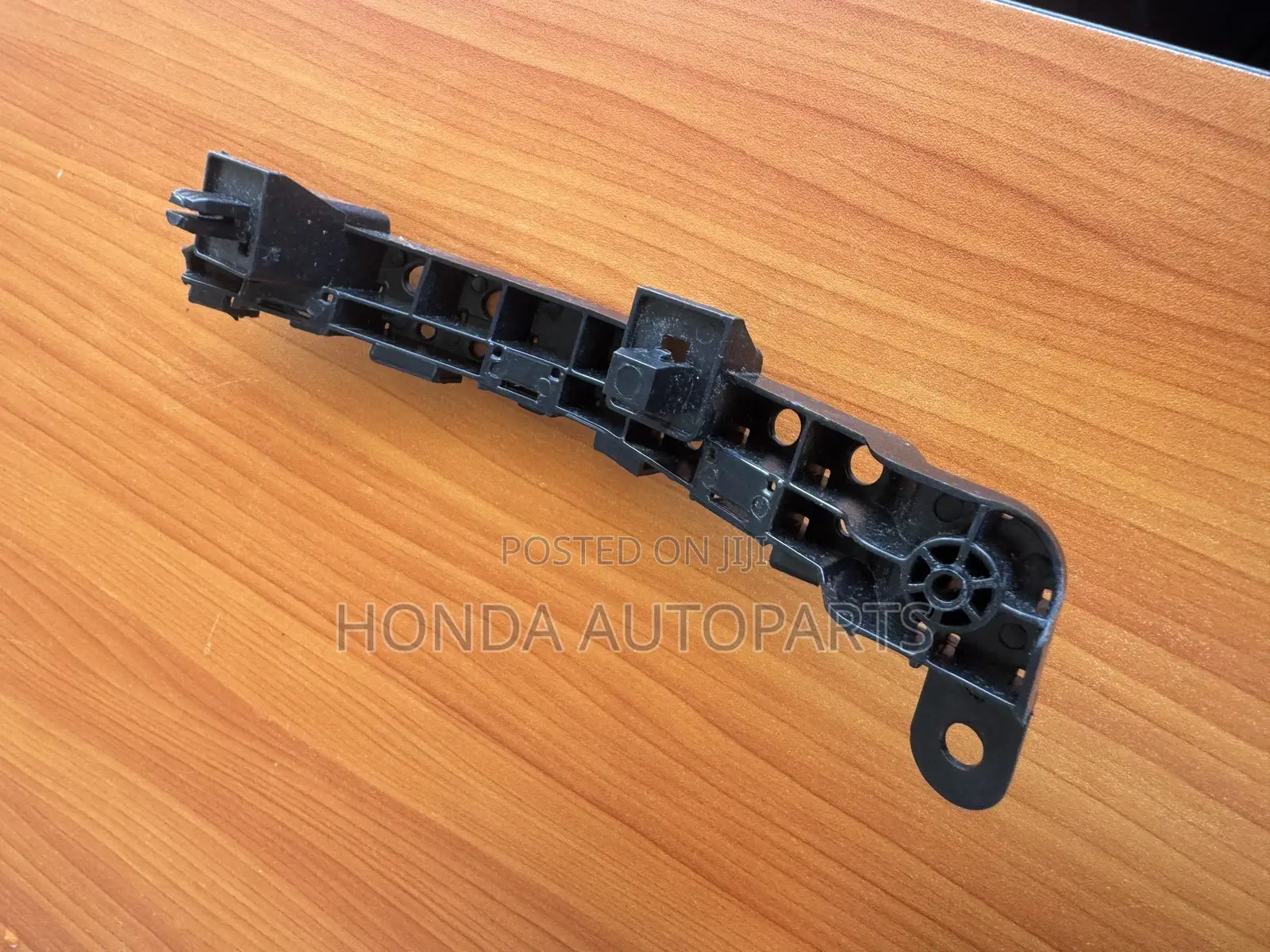 Cr-v 2017,2018,2019,2021,2022 Bumper Locker.