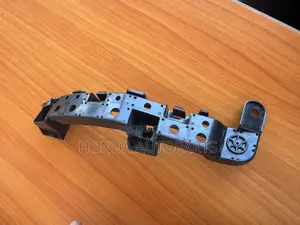 Cr-v 2017,2018,2019,2021,2022 Bumper Locker.