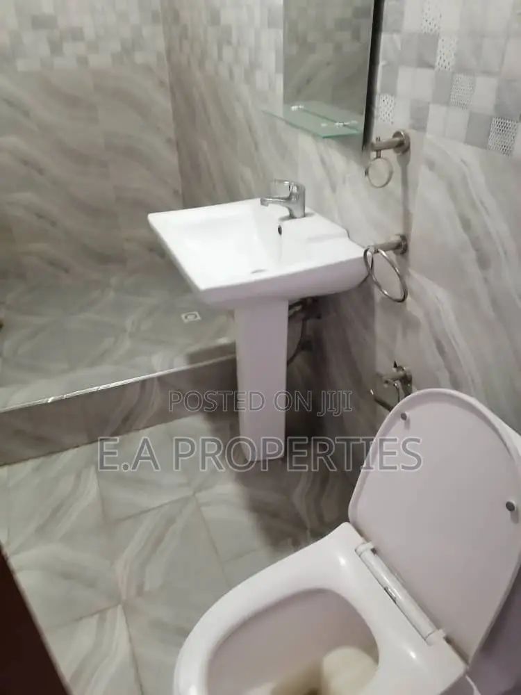 3bdrm House in E A Properties, Amasaman for sale