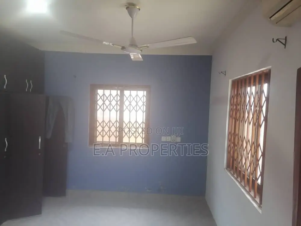 3bdrm House in E A Properties, Amasaman for sale