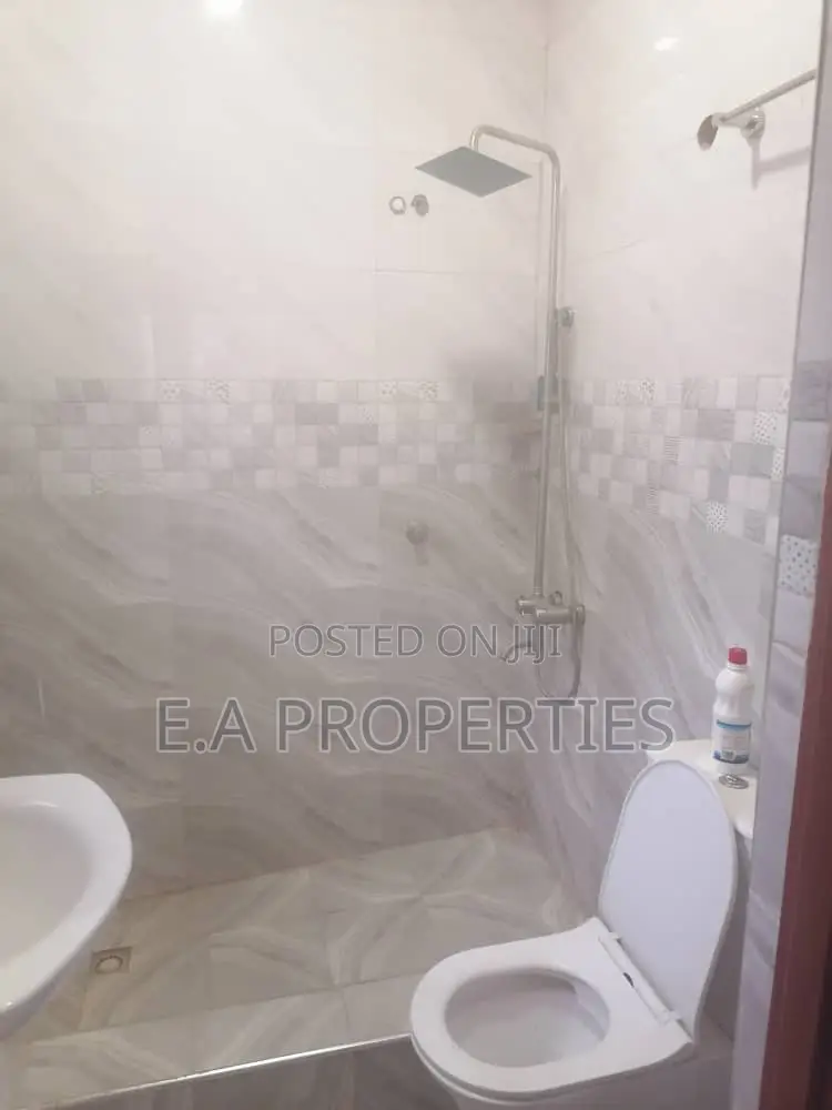 3bdrm House in E A Properties, Amasaman for sale